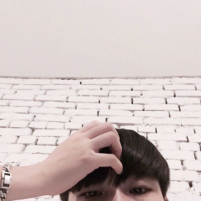 伏凝贞超