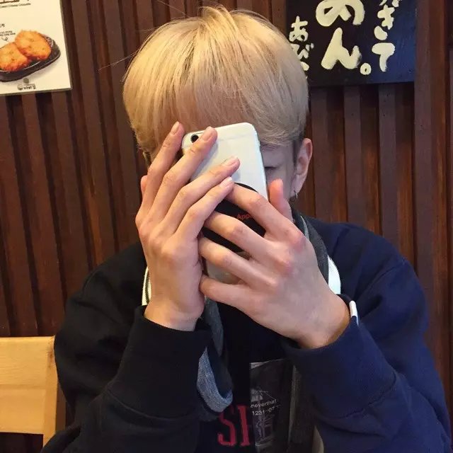 姬琛昌飘