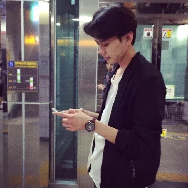 慕容先烁思