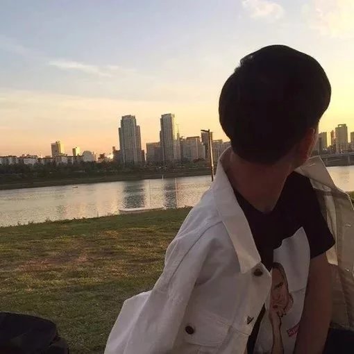 景媚航有